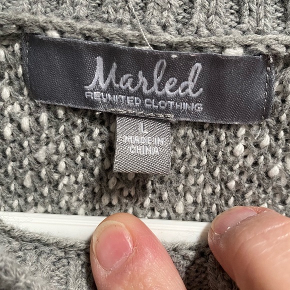 Women’s Marled Reunited Clothing Grey & White Star Sweater, size Large - Picture 3 of 5